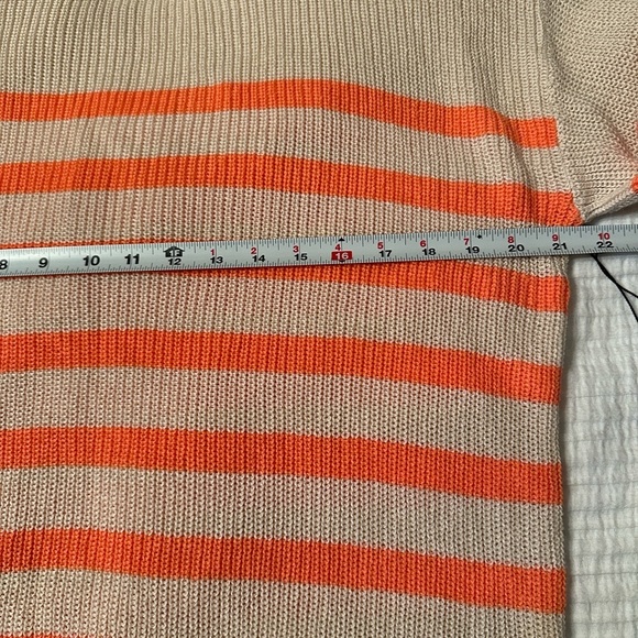 Velvet by Graham & Spencer Wren Sweater - NWT - Size L - Picture 12 of 12